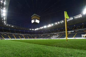 Die Ränge im Frankfurter Stadion bleiben gegen den FC Basel nun doch leer.