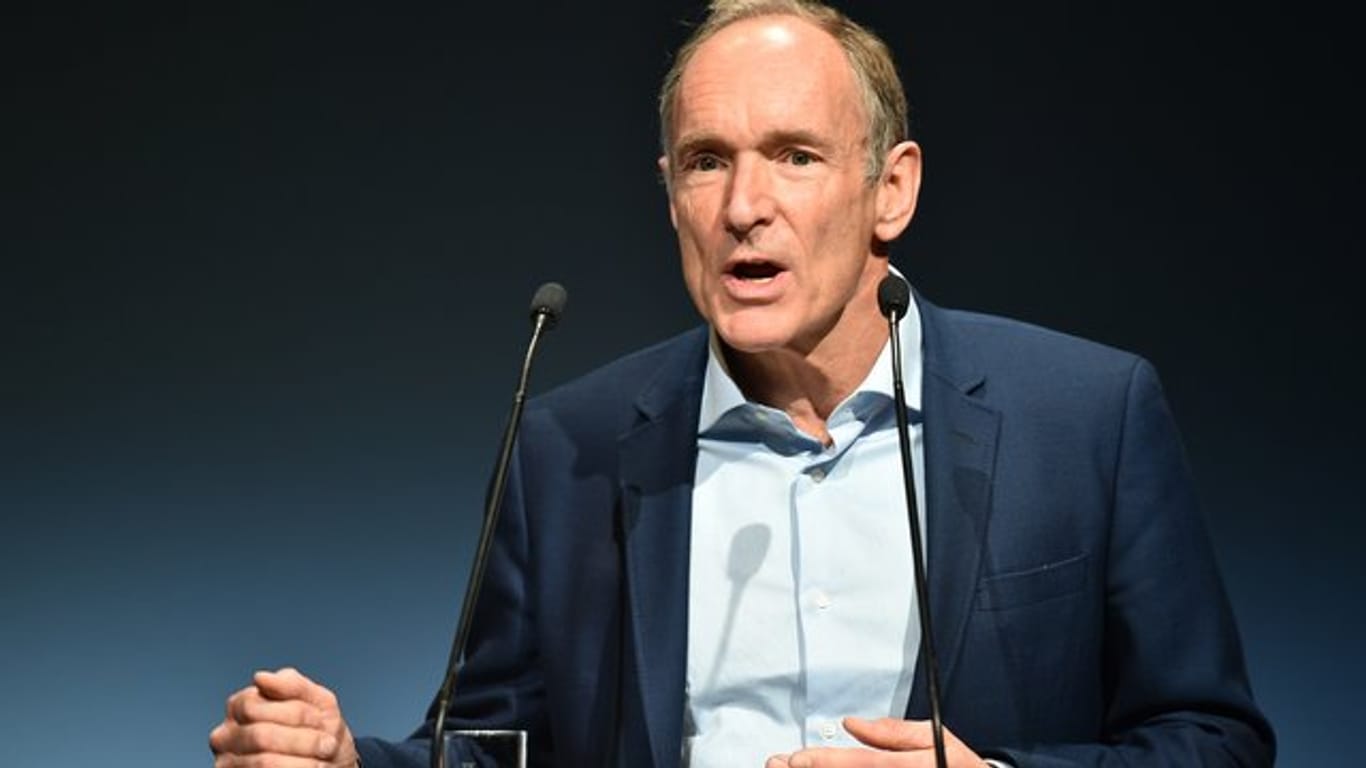 Tim Berners-Lee, Erfinder des World Wide Web, fordert auch im Internet Chancengleichheit für Frauen.