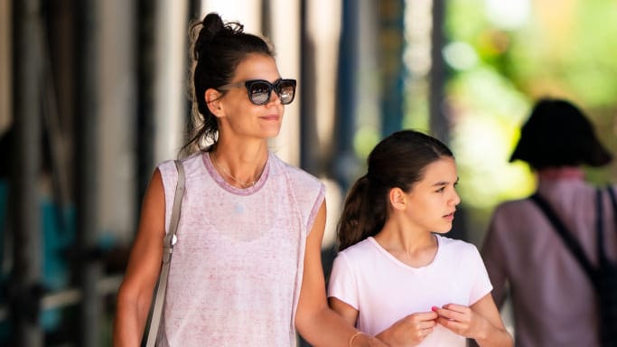 Katie Holmes und Suri Cruise: Die Mutter beantragte mit der Scheidung 2012 das alleinige Sorgerecht für ihre Tochter.