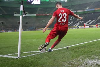 Spielszene des ersten Geisterspiels der Bundesliga zwischen Gladbach und Köln: Wie geht es in der Bundesliga während der