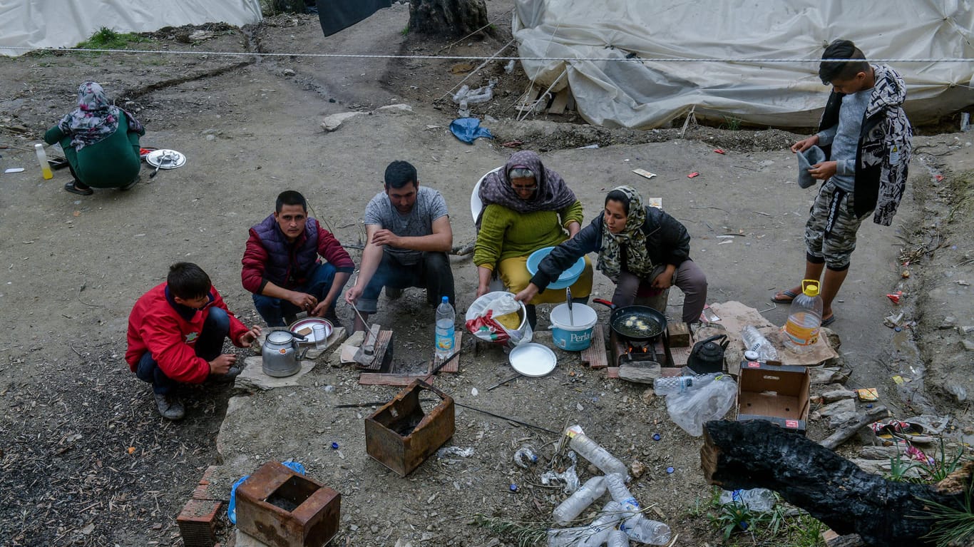 Momentaufnahme aus dem Flüchtlingslager Moria auf der griechischen Insel Lesbos: Das Lager ist überfüllt.