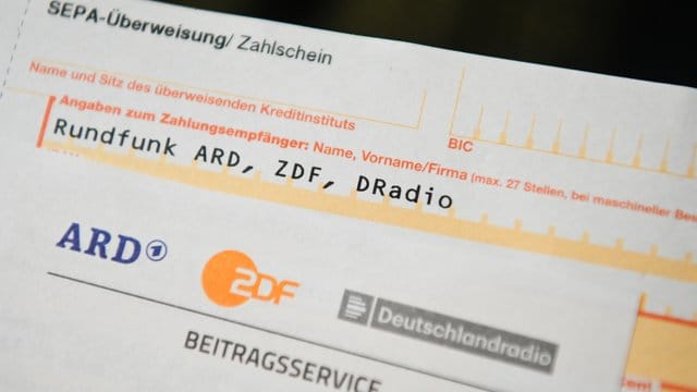 Der Rundfunkbeitrag soll auf 18,36 Euro steigen.
