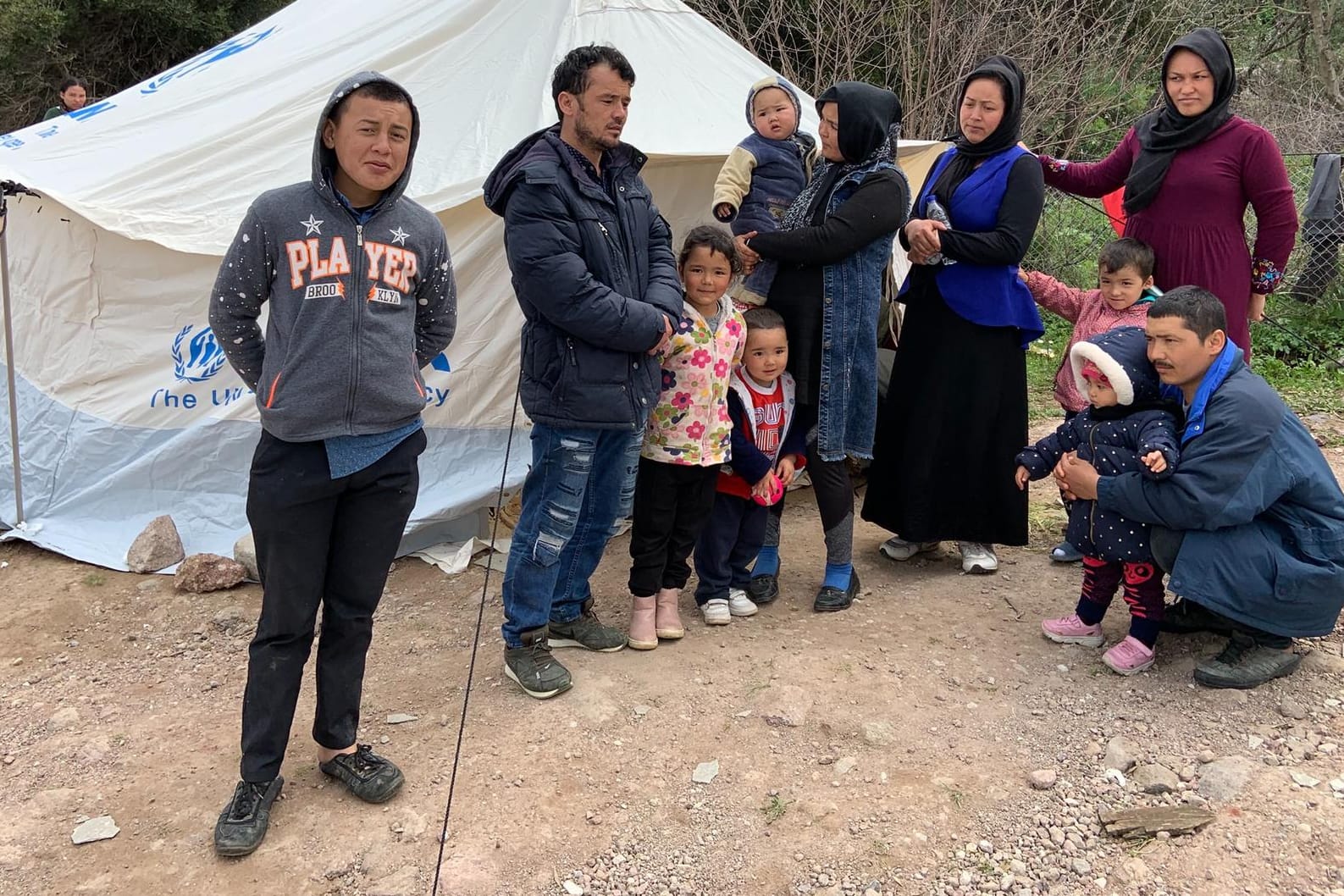 Migranten auf Lesbos: Bei Wind, Regen und Kälte harren sie hier im Norden der Insel aus.