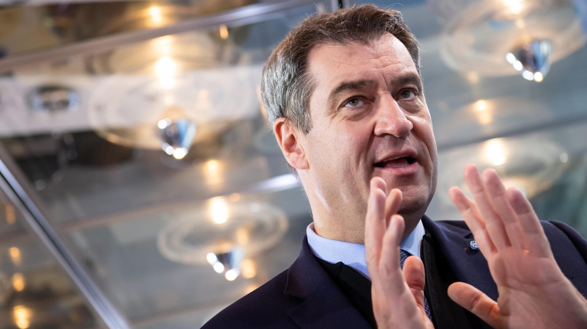 Markus Söder (CSU): Bayerns Ministerpräsident kann sich die Schließung weiterer Schulen im Freistaat vorstellen. Markus Söder (CSU): Bayerns Ministerpräsident kann sich die Schließung weiterer Schulen im Freistaat vorstellen.