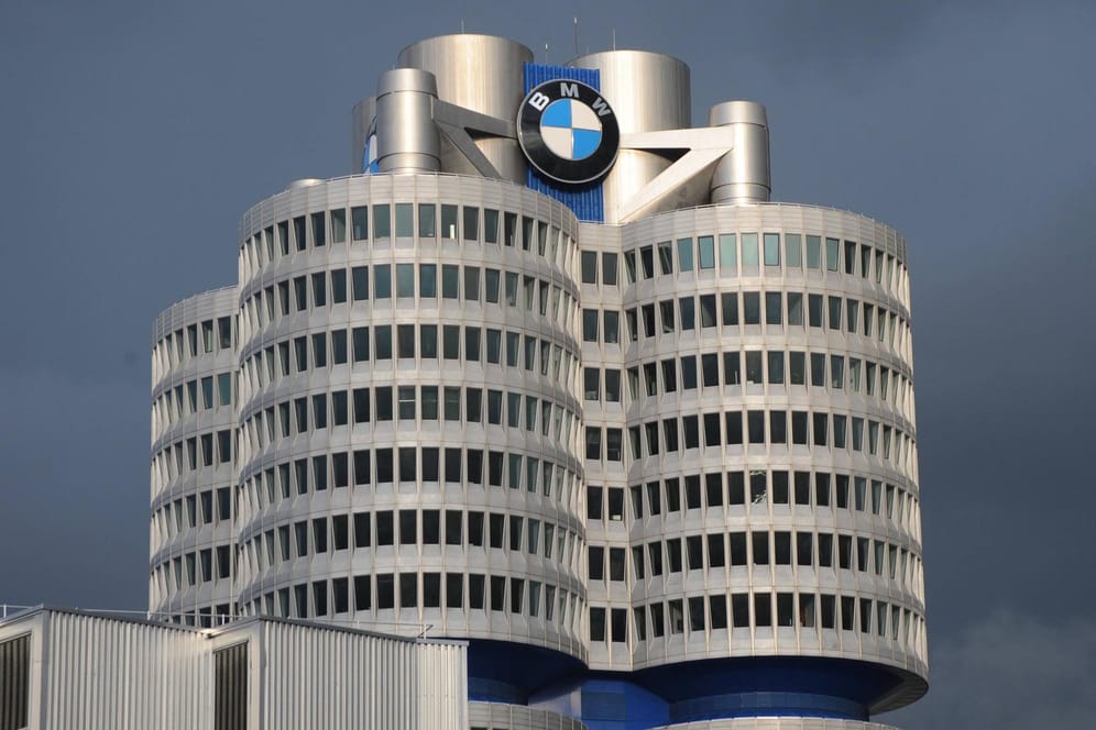 BMW-Zentrale in München: Der Autobauer macht 2019 zwei Milliarden Euro weniger Gewinn als im Vorjahr.