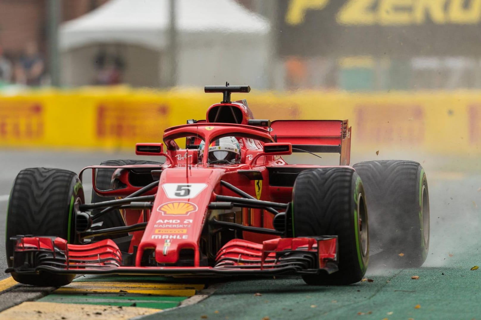 Sebastian Vettel: Der Ferrari-Pilot und seine Berufskollegen werden nicht in Australien starten.