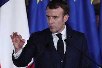 Drastische Maßnahmen: Frankreichs Präsident Emmanuel Macron kündigt Schritte im Kampf gegen das Coronavirus an.