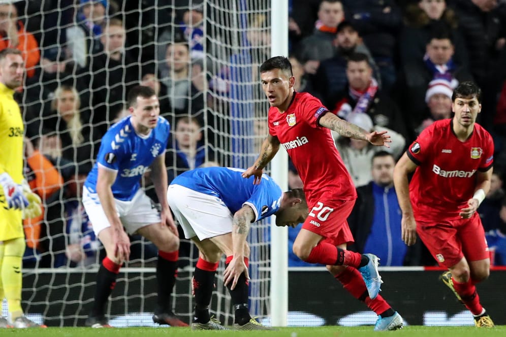 Glasgow Rangers - Bayer Leverkusen: Charles Aranguiz hat den entscheidenden zweiten Treffer der Werkself markiert.