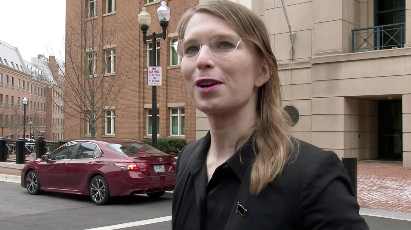 Chelsea Manning kurz bevor sie in Beugehaft genommen wurde: Ein Gericht ordnete überraschend die sofortige Freilassung der Whistleblowerin an.