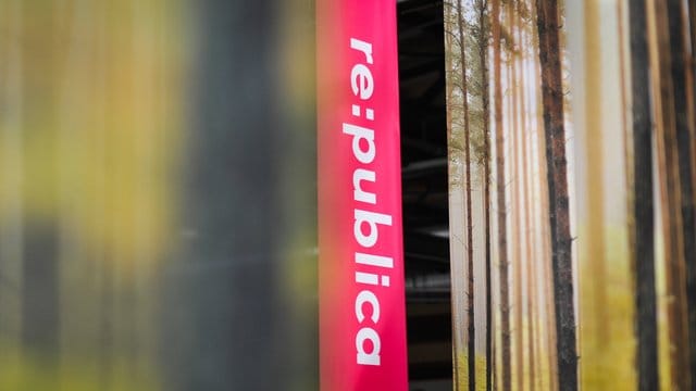 Die re:publica wird wegen des Coronavirus von Mai auf den August verschoben. Die re:publica wird wegen des Coronavirus von Mai auf den August verschoben.