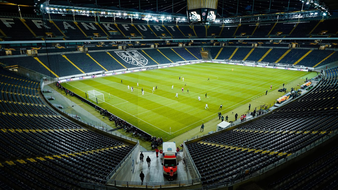 Eintracht Frankfurt gegen den FC Basel ohne Zuschauer: Am Sonntag findet vorerst das letzte Heimspiel vor der Bundesliga-Zwangspause in Frankfurt statt.