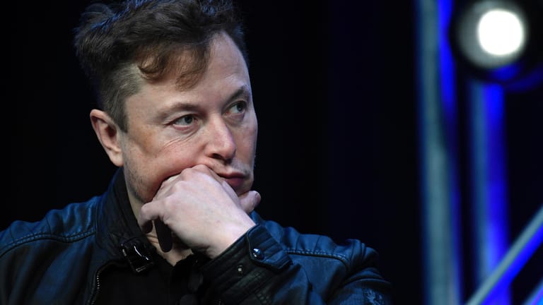 Tesla-Boss Elon Musk: US-Mitarbeiter des Unternehmens verlassen Deutschland wegen Corona.