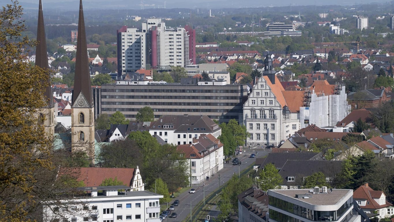Blick auf Bielefeld vom Johannisberg: In der Stadt sind alle öffentlichen Veranstaltungen abgesagt.