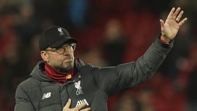 Führt mit dem FC Liverpool souverän die Premier League an: Jürgen Klopp. Führt mit dem FC Liverpool souverän die Premier League an: Jürgen Klopp.