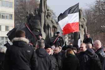 Neonazi-Demonstration in Dresden: Die Zahl Rechtsextremer in Deutschland schätzt der Verfassungsschutz auf 32.000.