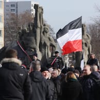 Neonazi-Demonstration in Dresden: Die Zahl Rechtsextremer in Deutschland schätzt der Verfassungsschutz auf 32.000.