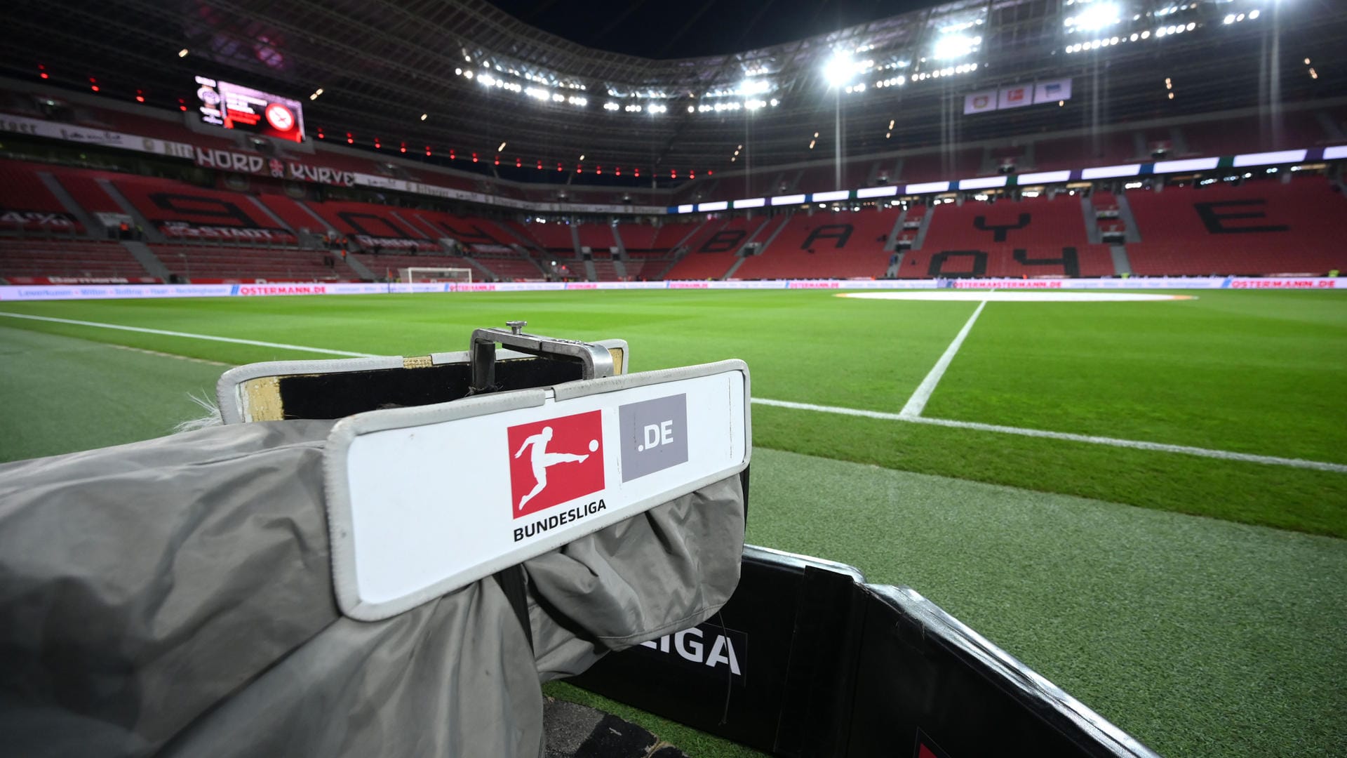 Nun also doch: Die Bundesliga verlegt doch schon den 26. Spieltag. Nun also doch: Die Bundesliga verlegt doch schon den 26. Spieltag.