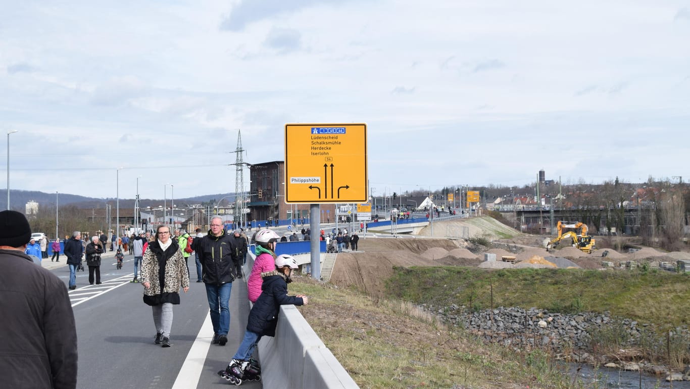 Bereits am Sonntag, 8. März, war die Bahnhofshinterfahrung für einige Stunden geöffnet: allerdings nur für Fuß- und Radverkehr.