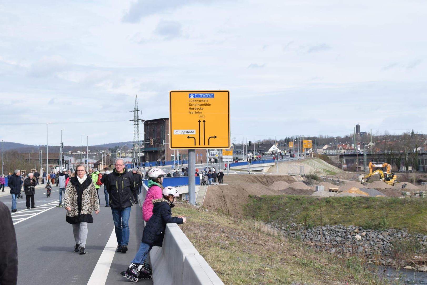 Bereits am Sonntag, 8. März, war die Bahnhofshinterfahrung für einige Stunden geöffnet: allerdings nur für Fuß- und Radverkehr.