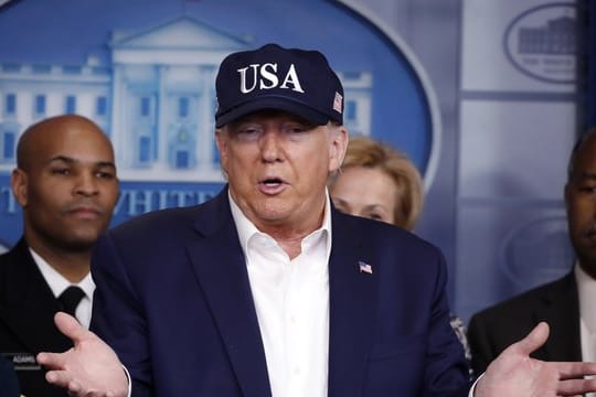 US-Präsident Donald Trump hat sich unter wachsendem Druck auf das Coronavirus testen lassen.