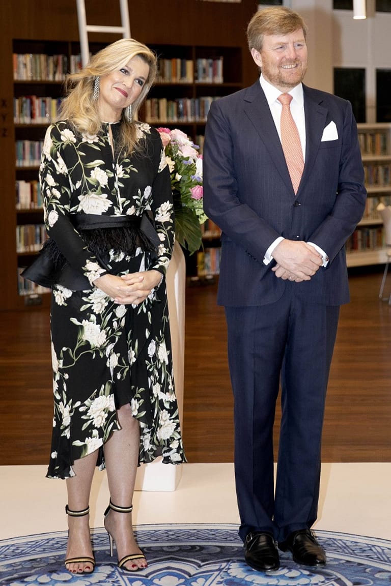 Königin Máxima entscheidet sich erneut für ein Blumen-Outfit.