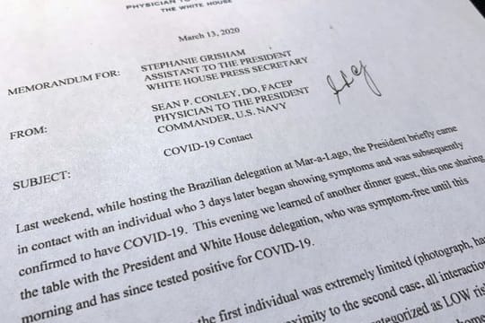 Eine Kopie eines Memos an Stephanie Grisham, Pressesekretärin des Weißen Hauses, von Trumps Arzt Sean Conley.