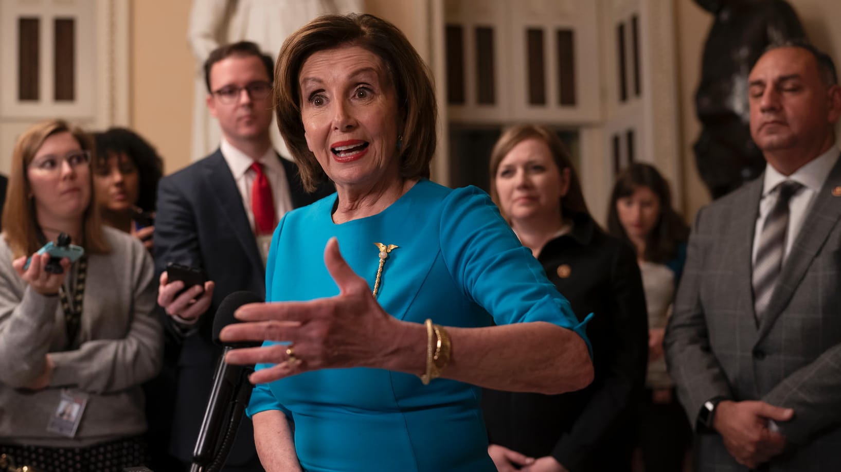 Nancy Pelosi von den Demokraten: Die Sprecherin des US-Repräsentantenhauses setzt sich für die Bereitstellung von Virus-Tests ein. Nancy Pelosi von den Demokraten: Die Sprecherin des US-Repräsentantenhauses setzt sich für die Bereitstellung von Virus-Tests ein.