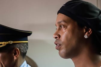 Antrag abgewiesen: Ronaldinho muss im Gefängnis bleiben.
