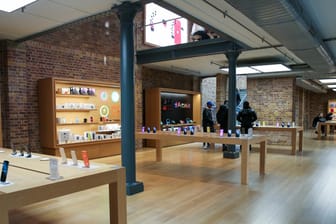 Ein Blick in einen leeren Apple Store in Covent Garden: Apple schließt wegen der Coronavirus-Ausbreitung alle seine Läden außerhalb Chinas für zwei Wochen.