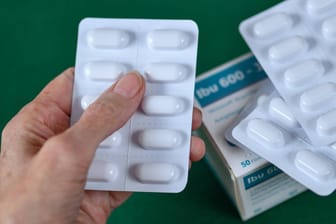 Falschmeldung um Ibuprofen: Die Universität Wien warnt nicht vor Wechselwirkungen mit dem Wirkstoff.