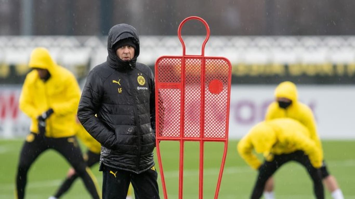 BVB-Coach Lucien Favre trainiert mit seinem Team ganz normal weiter.