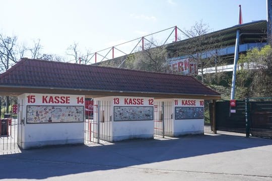 Trotz verschlossener Stadiontore gibt es bei Berlin virtuelle Spieltagsatmosphäre für die Union-Fans.