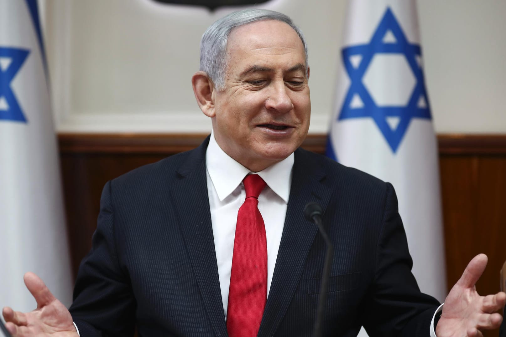 Benjamin Netanjahu bei der wöchentlichen Kabinettssitzung: Israelische Politiker verurteilen seinen Umgang mit der Corona-Krise.