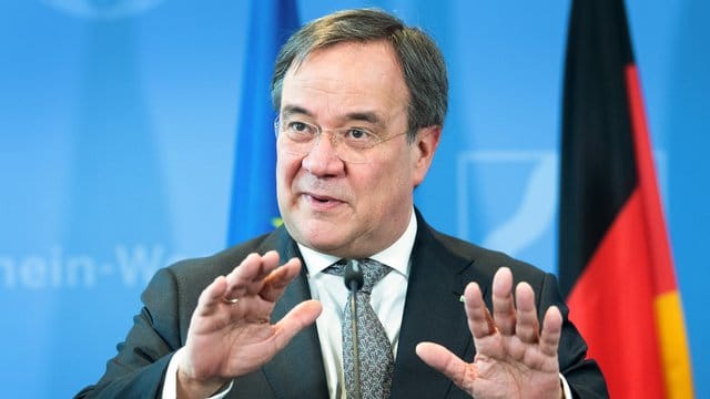 Ruft die Bürger zu Rücksichtnahme und Gemeinsinn auf: Nordrhein-Westfalens Ministerpräsident Armin Laschet. Ruft die Bürger zu Rücksichtnahme und Gemeinsinn auf: Nordrhein-Westfalens Ministerpräsident Armin Laschet.