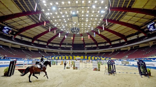 Auch das Reitturnier in der Dortmunder Westfalenhalle wurde nach einige Zögern wegen der Corona-Krise abgebrochen. Auch das Reitturnier in der Dortmunder Westfalenhalle wurde nach einige Zögern wegen der Corona-Krise abgebrochen.