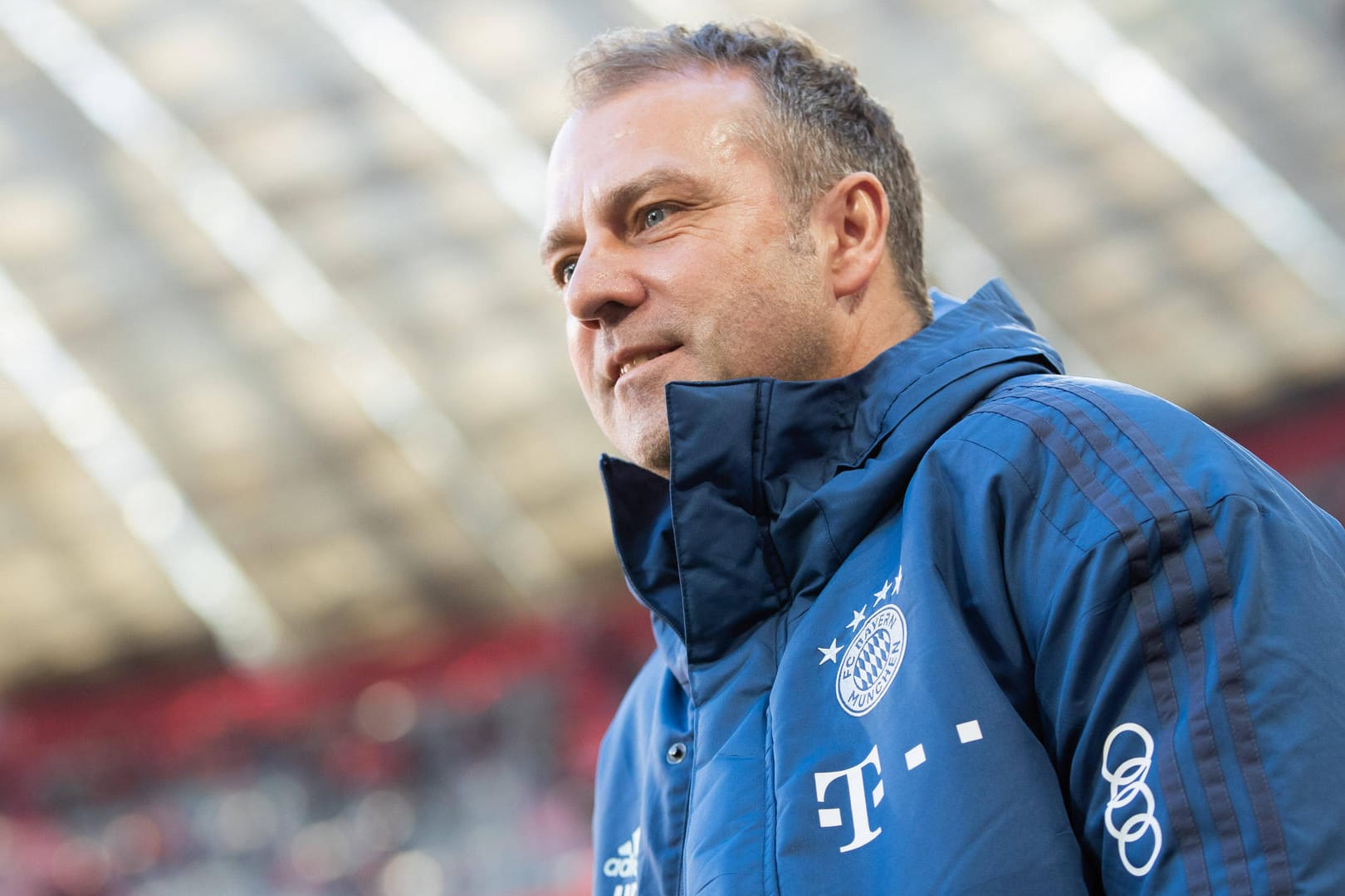 Könnte bald mehr Klarheit über seine Zukunft beim Rekordmeister haben: Bayern-Trainer Hansi Flick.