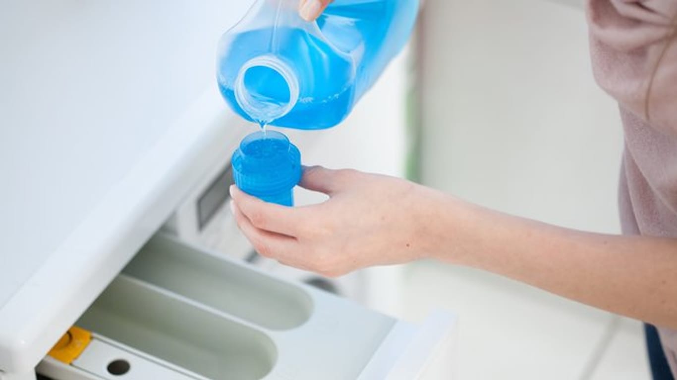 Flüssige Produkte für die Waschmaschine - sei es Color-, Voll-, Universal-, Woll- oder Feinwaschmittel - enthalten kein Bleichmittel.