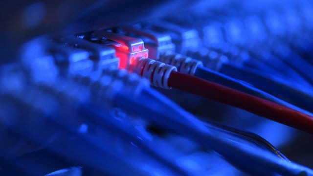 Gut 40 Prozent deutscher Unternehmen erleben Cyberangriffe.