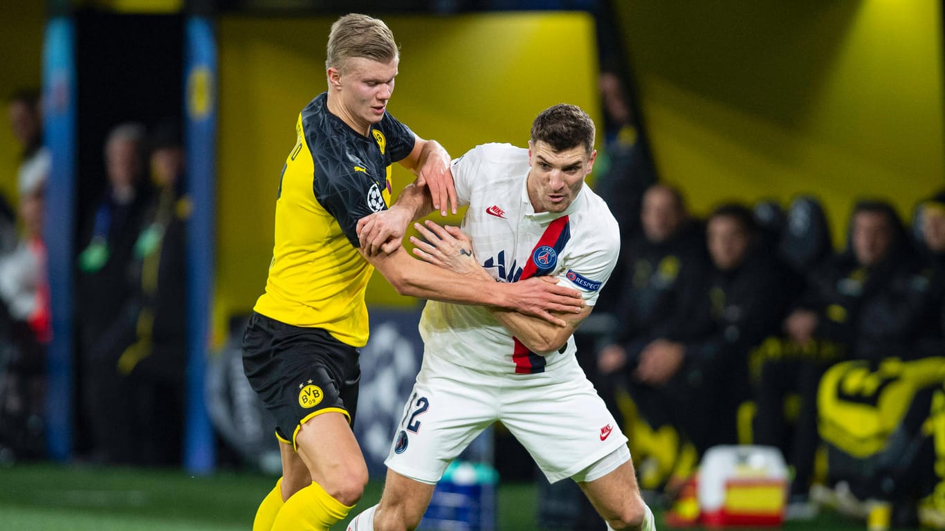 Könnten bald im gleichen Trikot im Signal Iduna Park spielen: PSG-Spieler Thomas Meunier (re.) und Dortmunds Erling Haaland (li.).