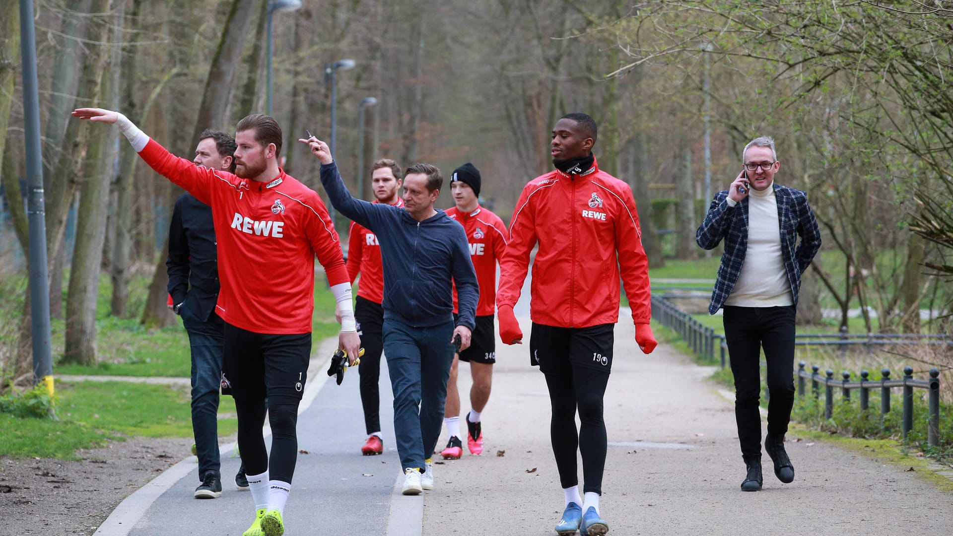 1. FC Köln: Abschlusstraining der Mannschaft vorm geplanten Bundesligaspiel.