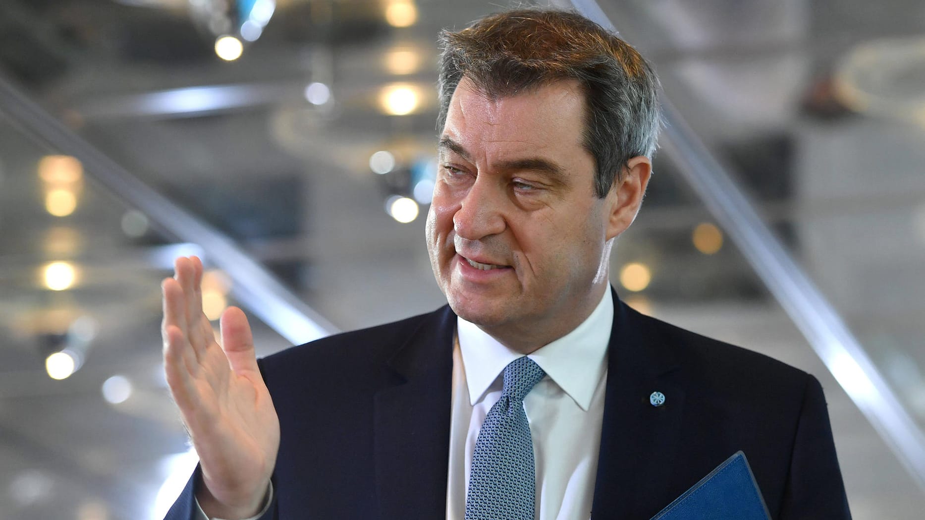 Markus Söder: Bayern hat den Katastrophenfall verkündet. Mehrere Milliarden Euro werden zur Verfügung gestellt.