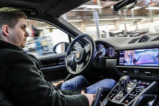 Autonomes Fahren könnte den Betrieb von Werkstätten effizienter machen.