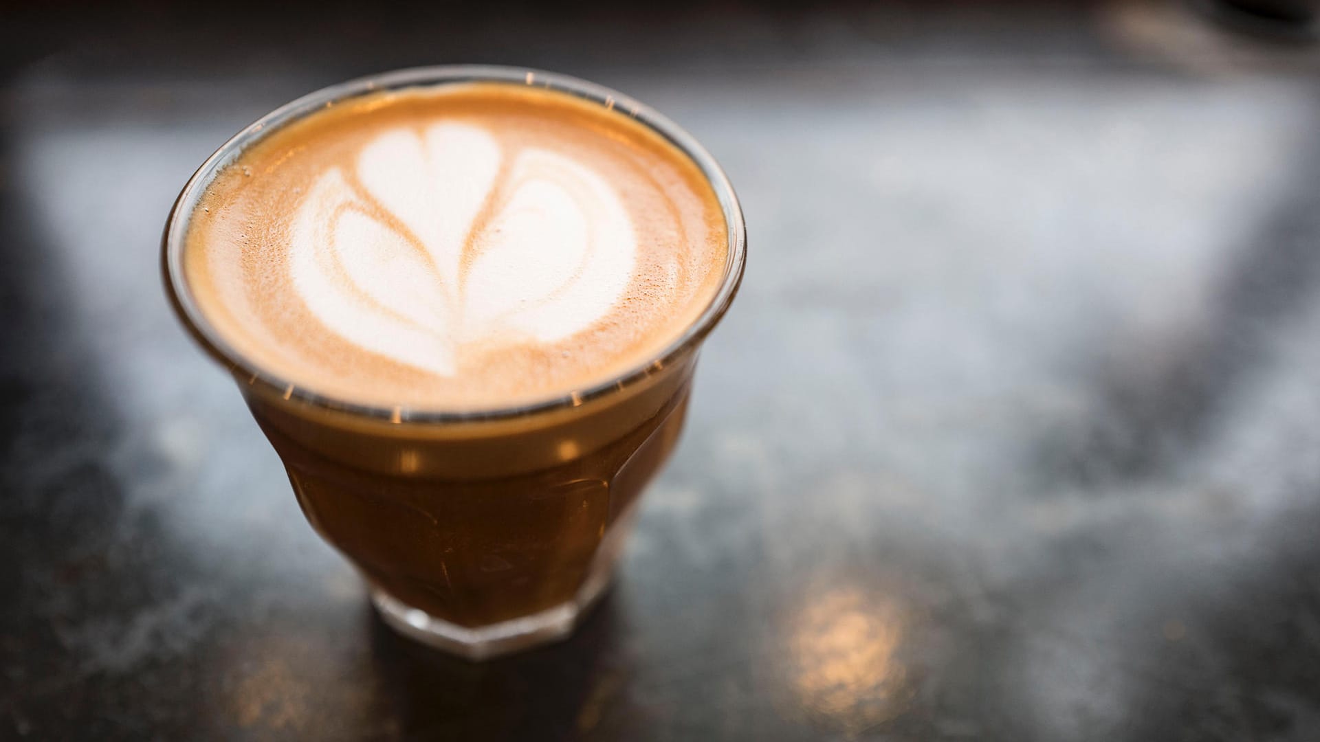 Cortado: Das Getränk besteht aus Espresso und Milchschaum.