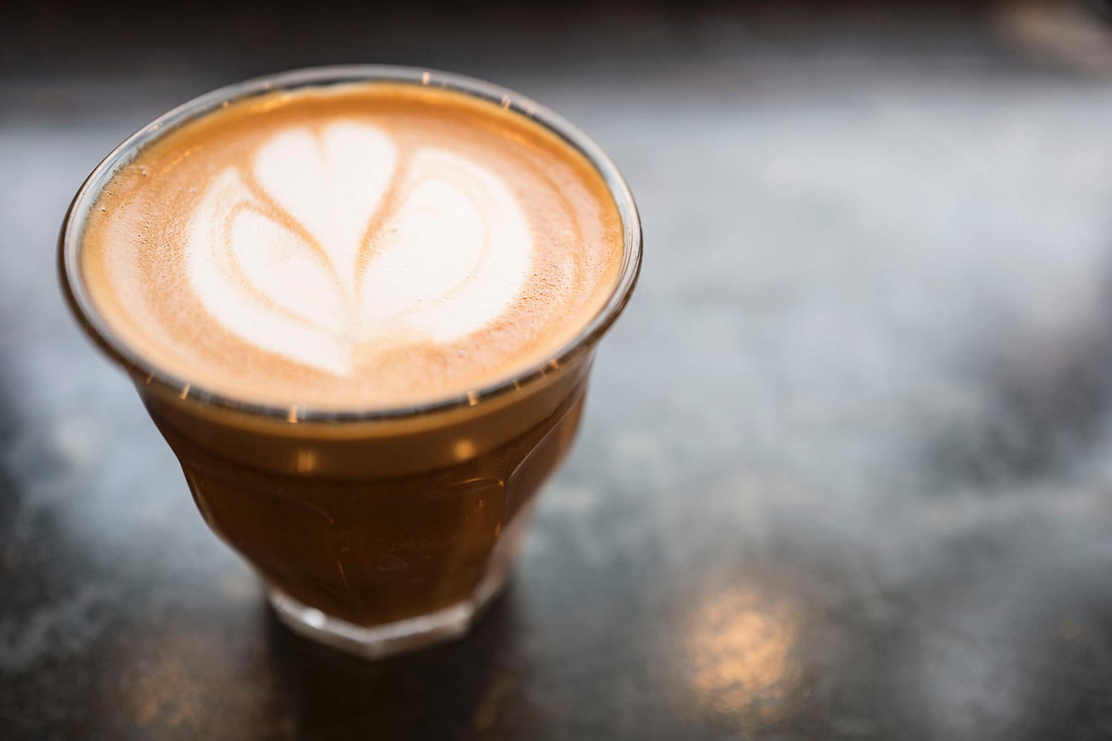 Cortado: Das Getränk besteht aus Espresso und Milchschaum.