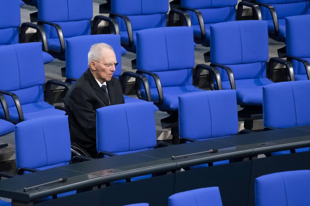 Bundestagspräsident Wolfgang Schäuble: Damit das Parlament auch in der Coronavirus-Krise handlungsfähig bleibt, könnte das Grundgesetz geändert werden.