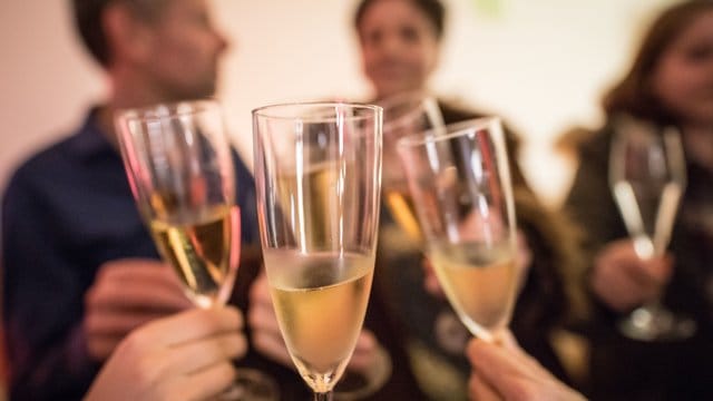 Auch auf Privatpartys sollten Feierlustige vorerst verzichten. Auch auf Privatpartys sollten Feierlustige vorerst verzichten.