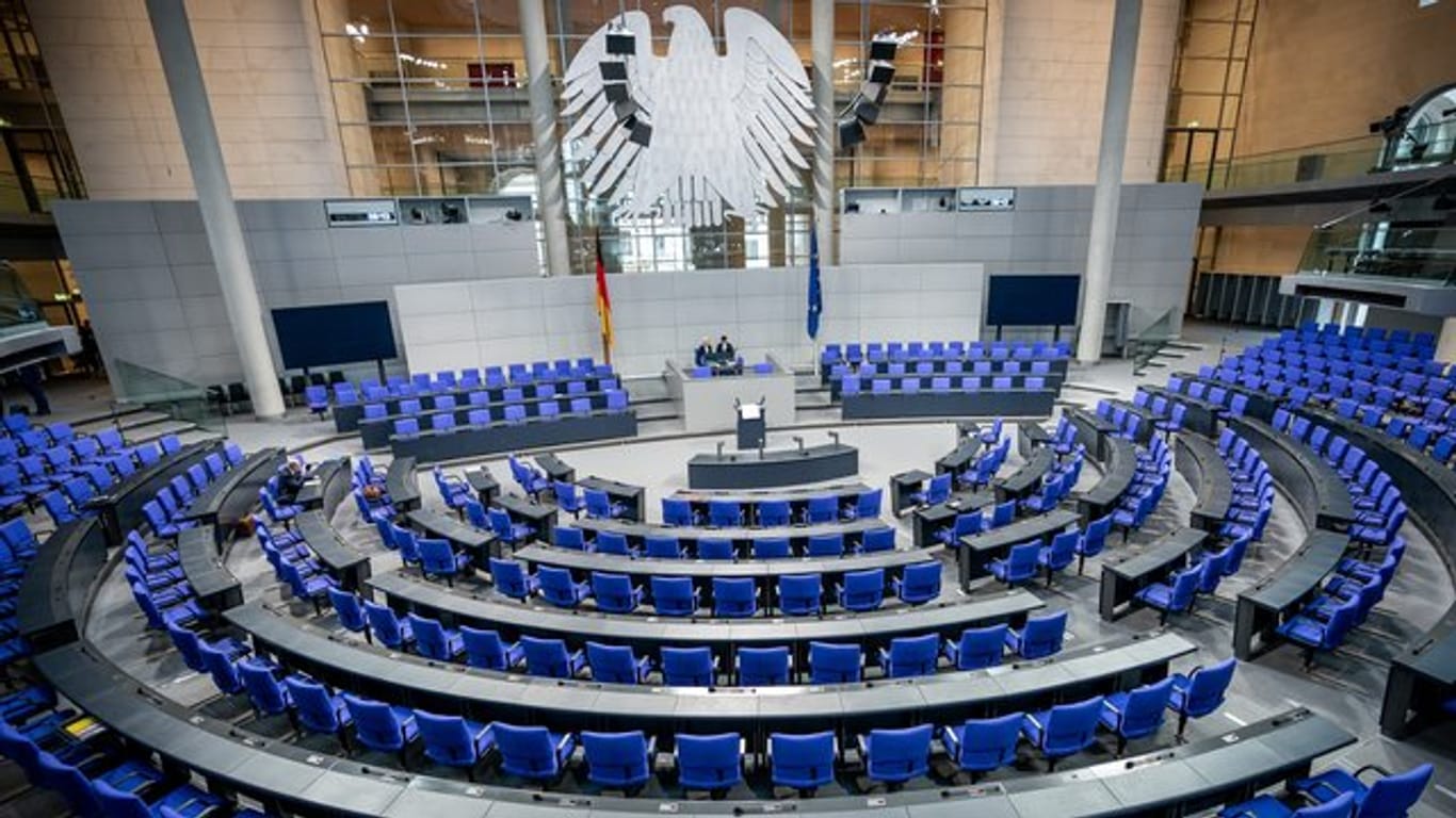 Das Grundgesetz sieht einen "Gemeinsamen Ausschuss" von Bundestag und Bundesrat als Notparlament vor, wenn das Parlament nicht rechtzeitig zusammentreten kann.