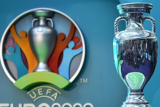 Die UEFA verlegt die Fußball-Europameisterschaft von 2020 auf 2021.