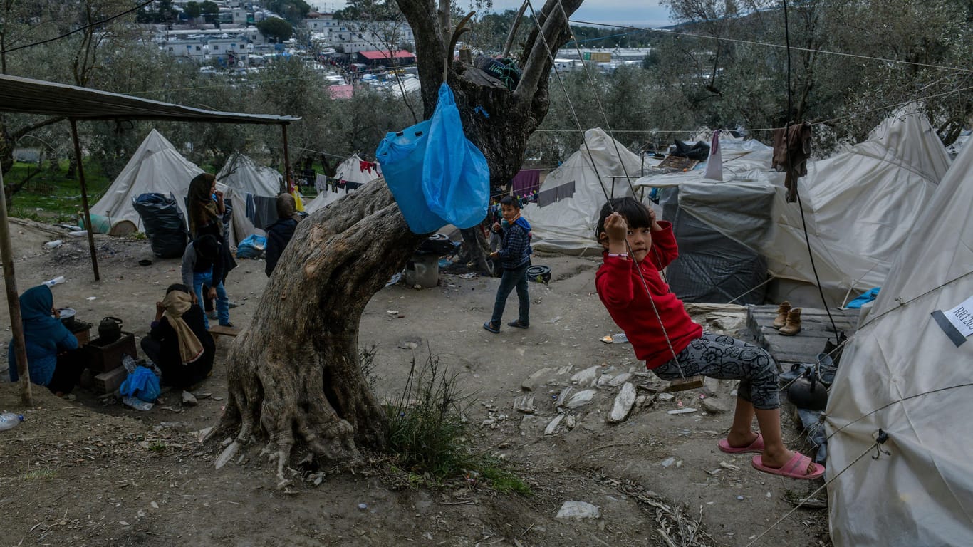 Flüchtlingslager Moria auf Lesbos: Die Migranten können derzeit keine Asylanträge stellen – Griechenland hat das Asylverfahren eigenmächtig ausgesetzt.
