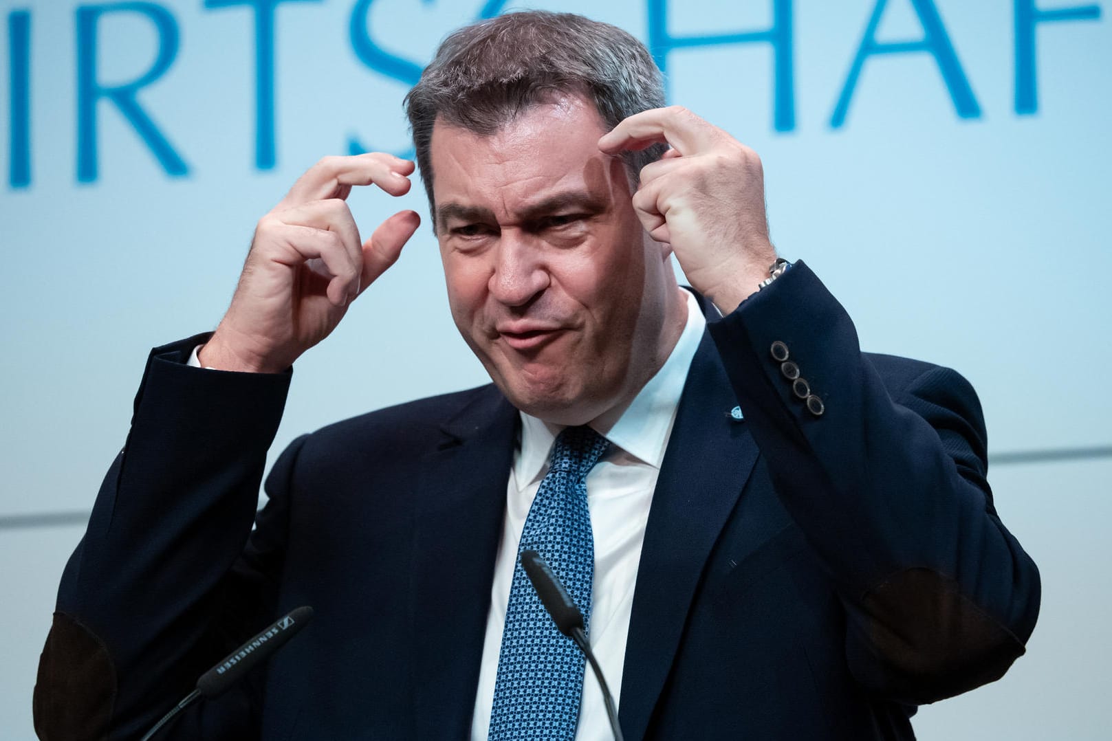 Markus Söder hält eine Ansprache (Archivbild): Der Ministerpräsident von Bayern warnt eindringlich davor, in der nächsten Zeit Partys zu veranstalten.